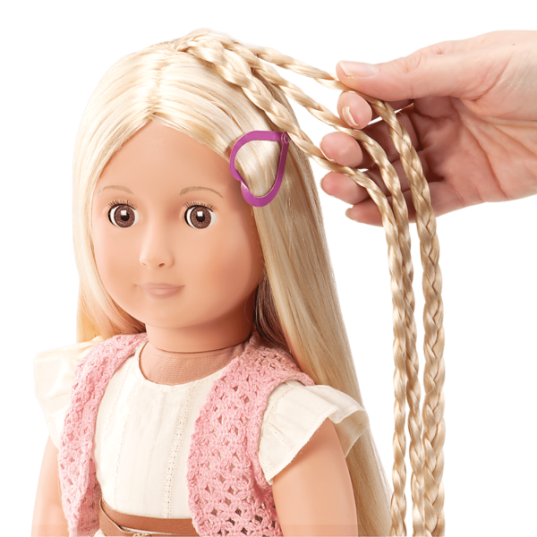 BD31028A Phoebe Hairplay Doll hair extension detail