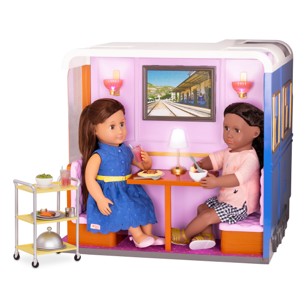OG Express Train Cabin with Rashida and Reese Eating